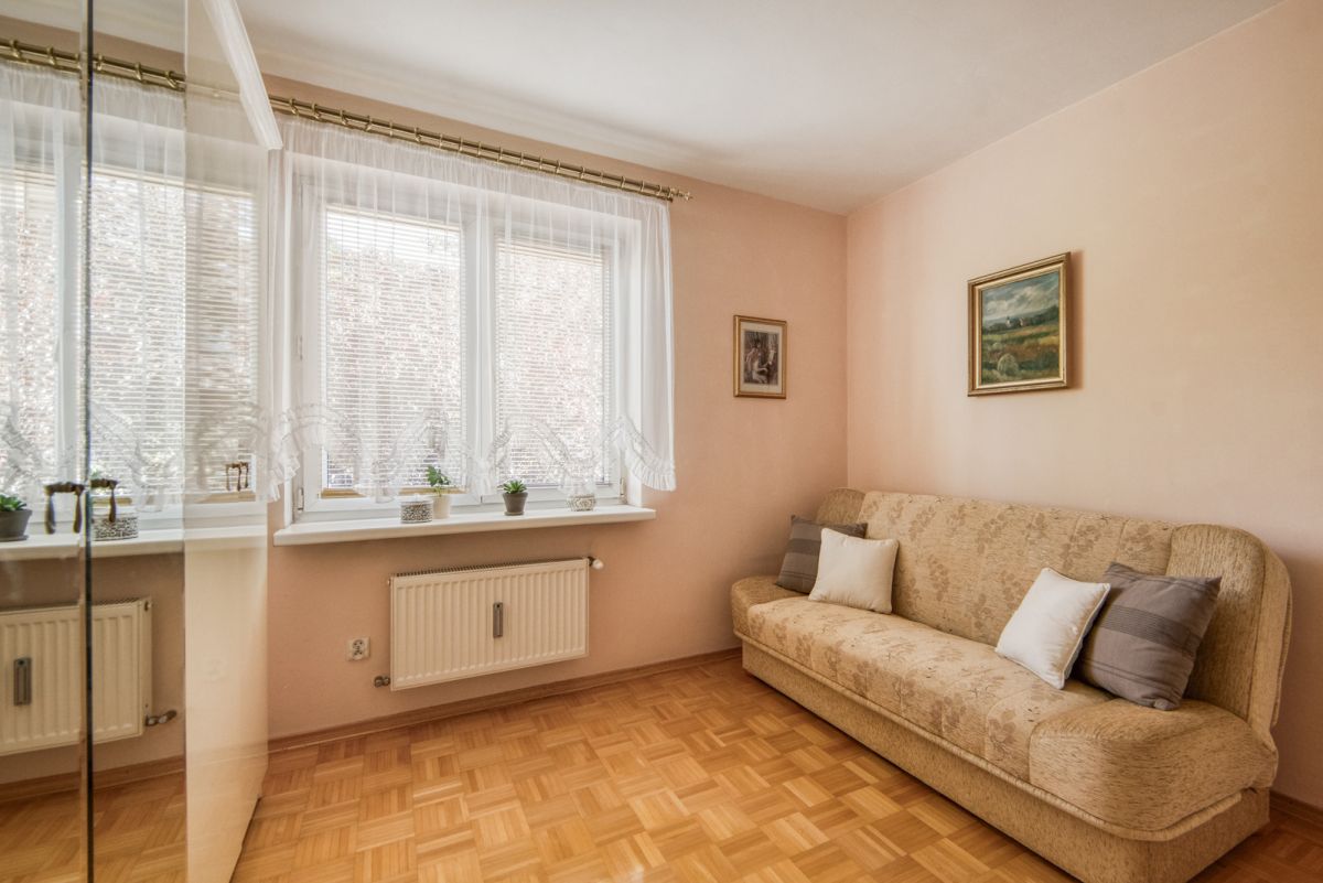 Warszawa · ul. św. Patryka — 8