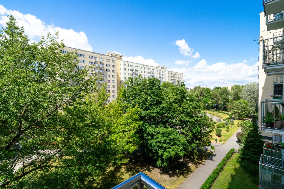 Warszawa · al. Aleja Władysława Reymonta — 6