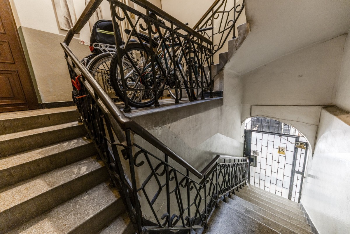 Warszawa · ul. Świętojańska — 20