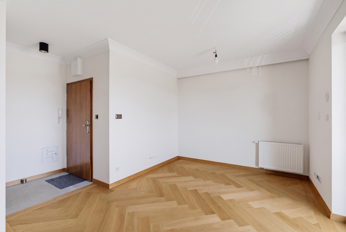 Warszawa · ul. Łopuszańska — 5