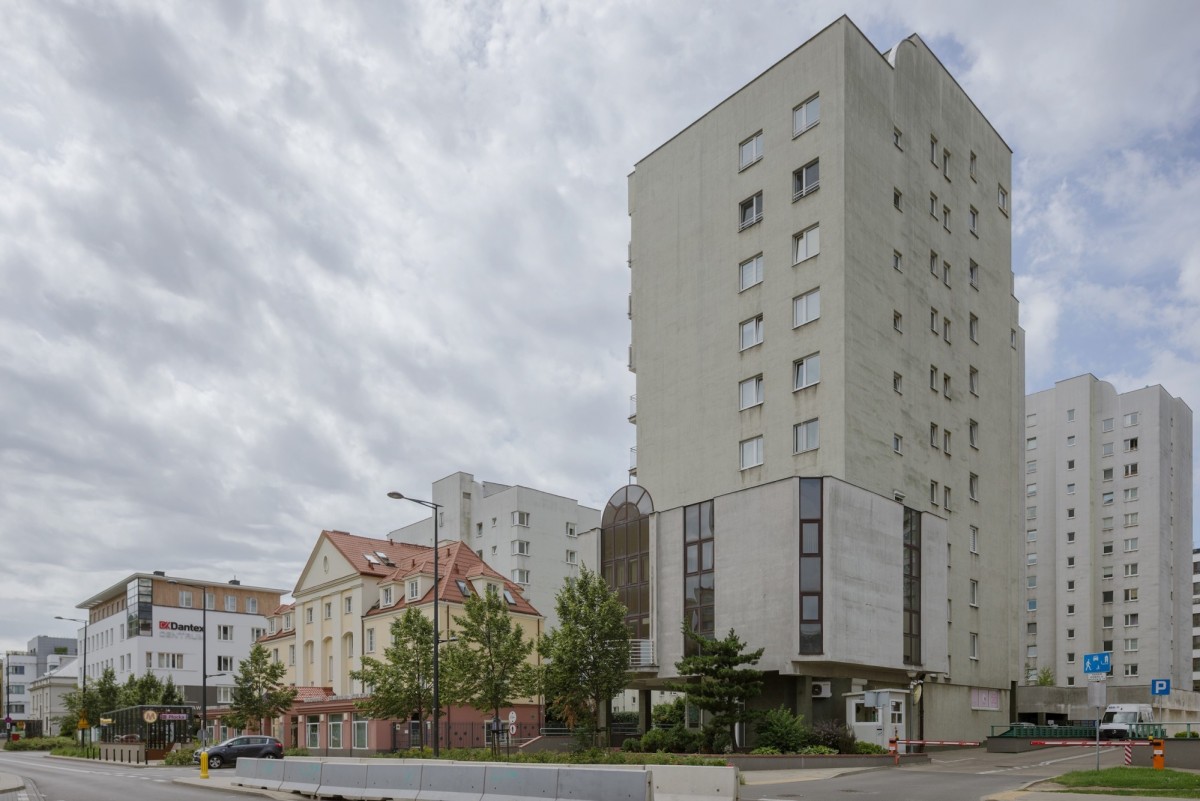 Warszawa · Wola — 12
