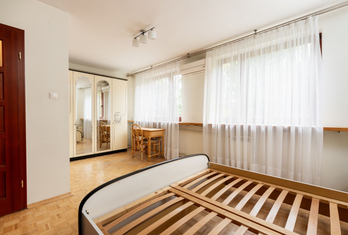 Warszawa · ul. Migdałowa — 15