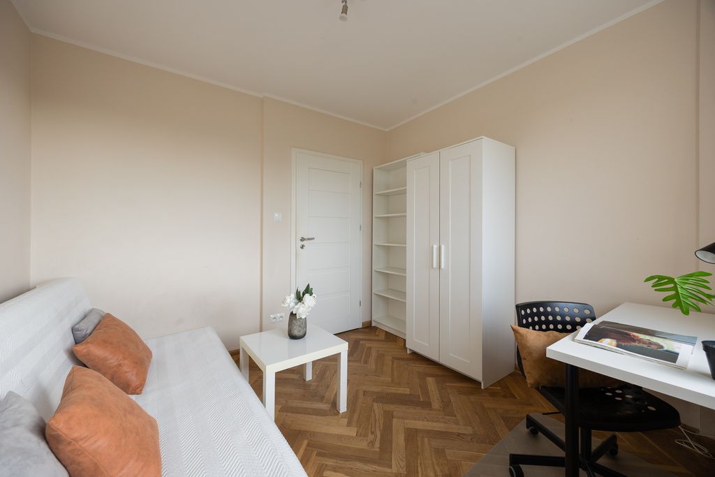 Warszawa · ul. 1 Sierpnia — 4