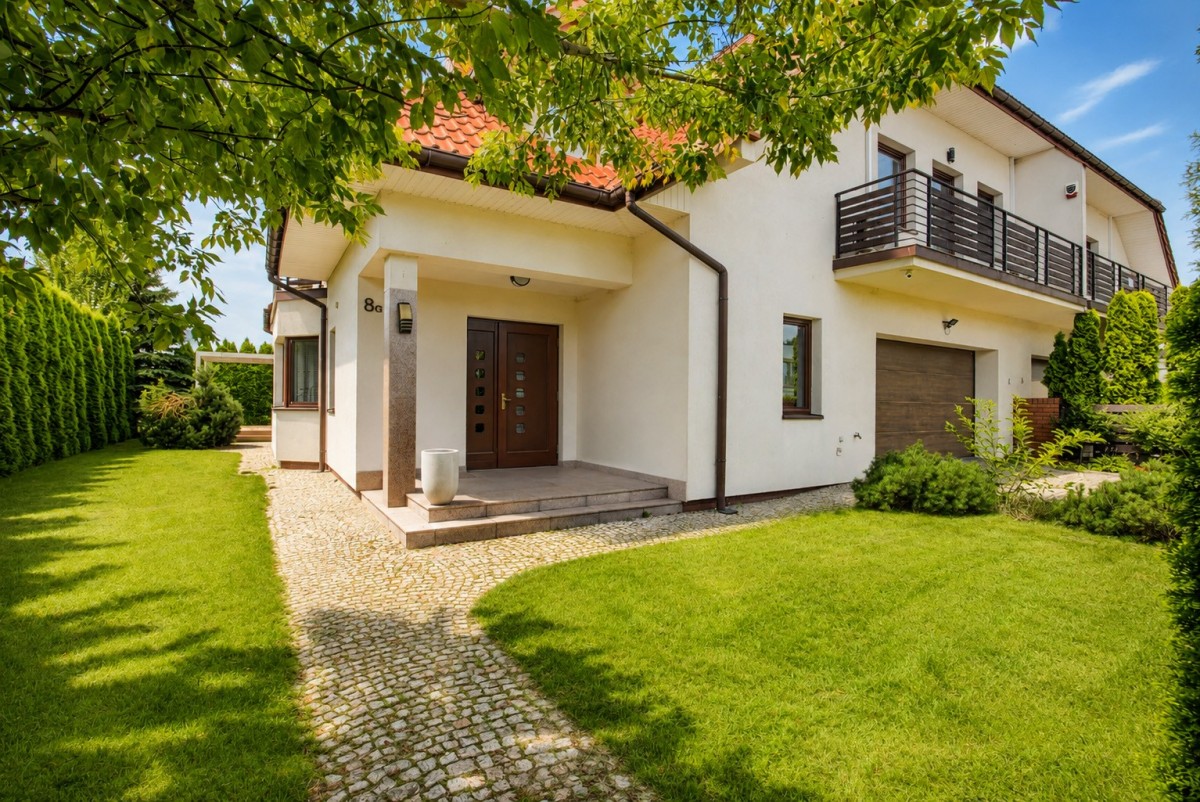 Warszawa · ul. Sążnista — 35