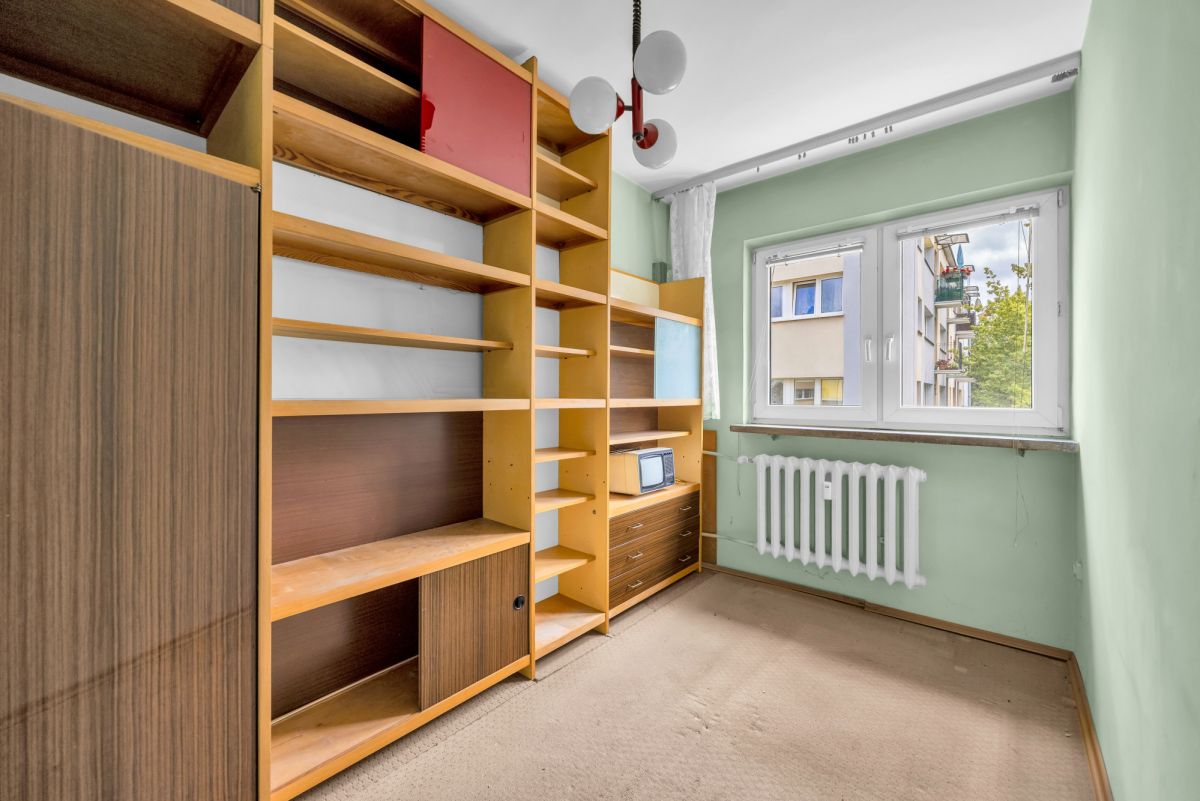 Warszawa · ul. Literacka — 12