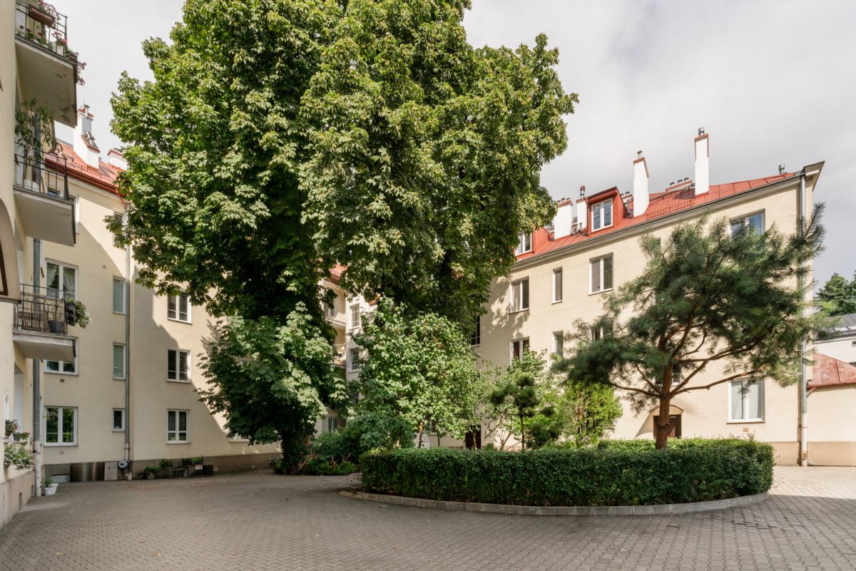 Warszawa · ul. Filtrowa — 16