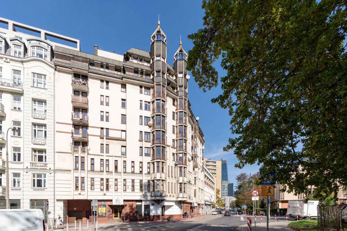 Warszawa · ul. Twarda — 17