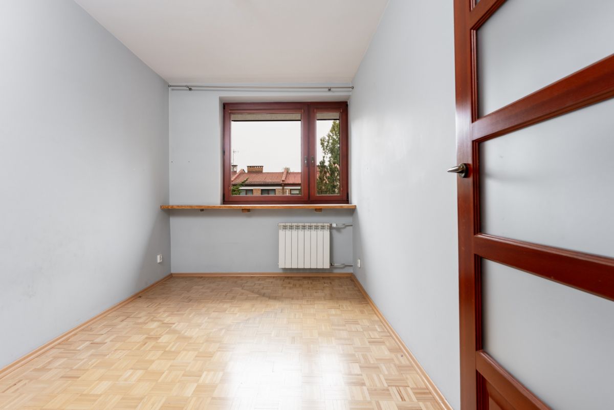 Warszawa · ul. Migdałowa — 14