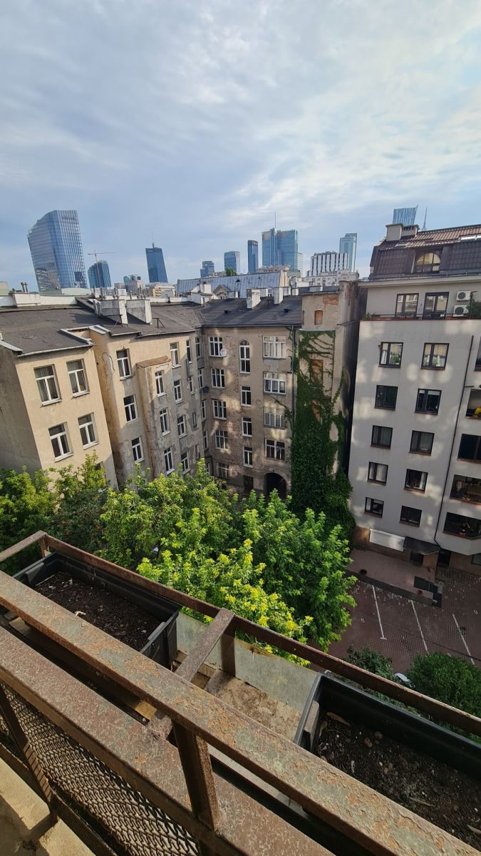 Warszawa · ul. Srebrna — 10