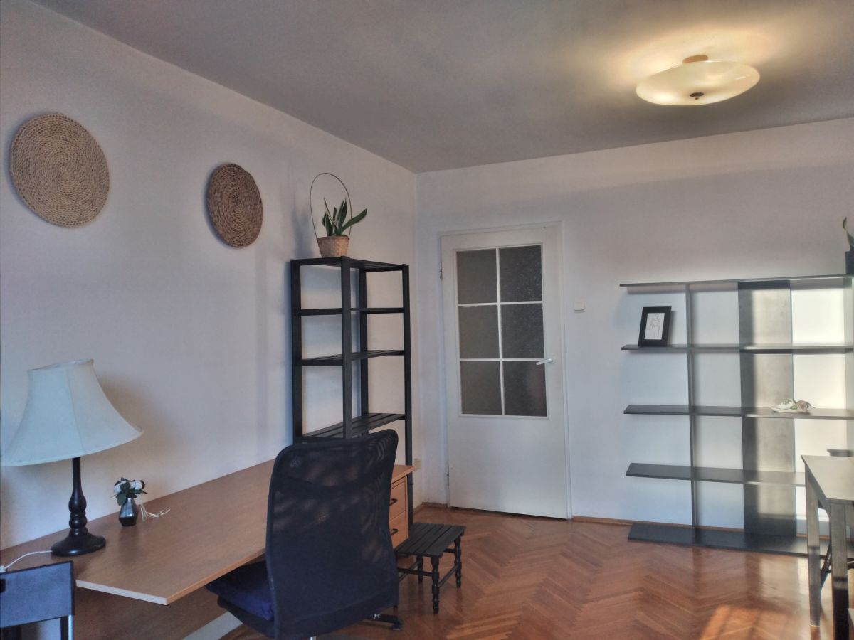 Warszawa · al. Aleja Jana Pawła II — 5