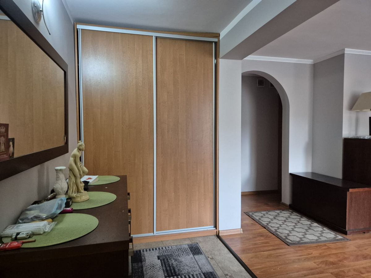 Warszawa · ul. Kuźnicy Kołłątajowskiej — 4