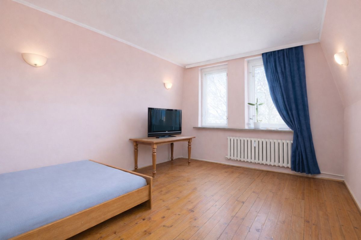 Warszawa · al. Aleja Jana Pawła II — 5