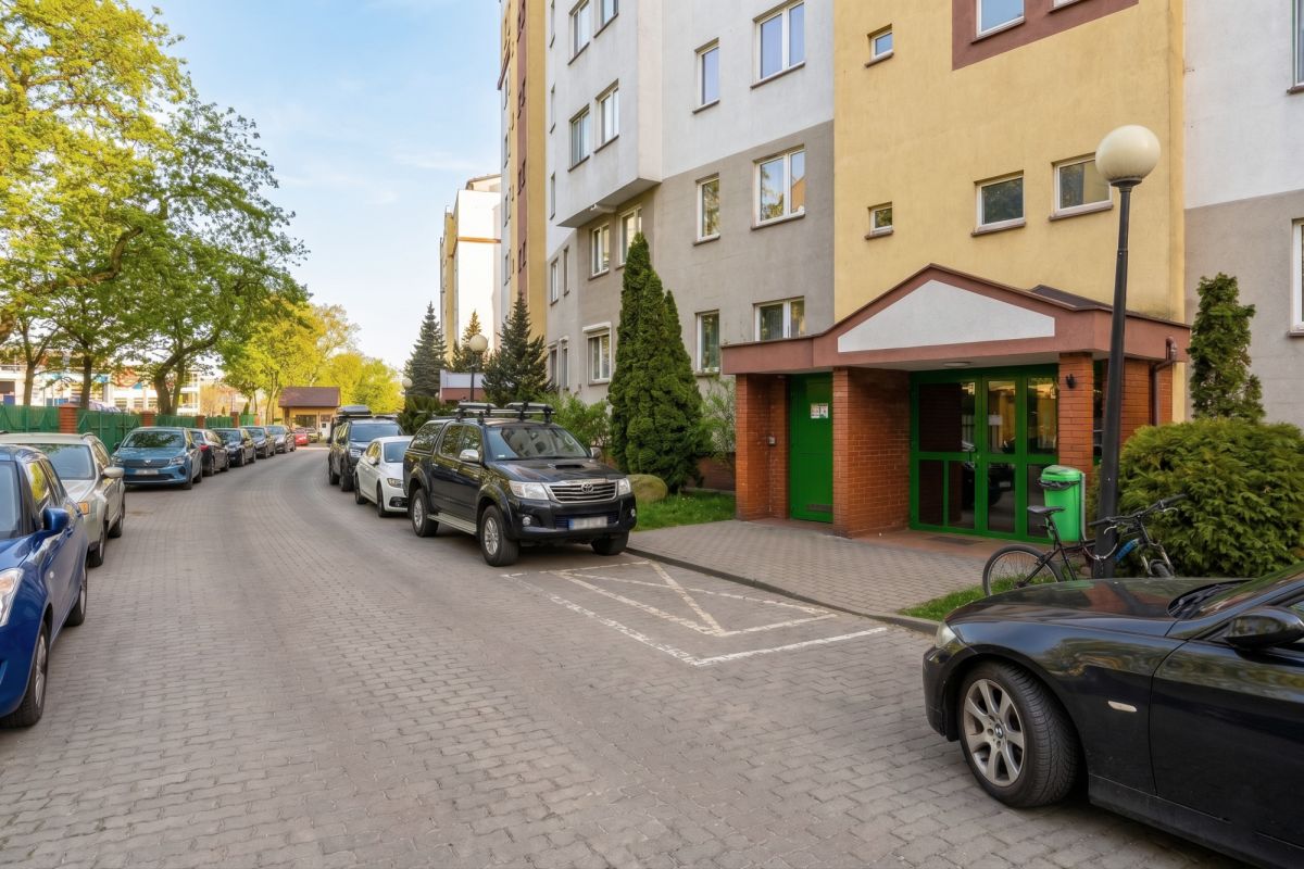 Warszawa · ul. Opaczewska — 17