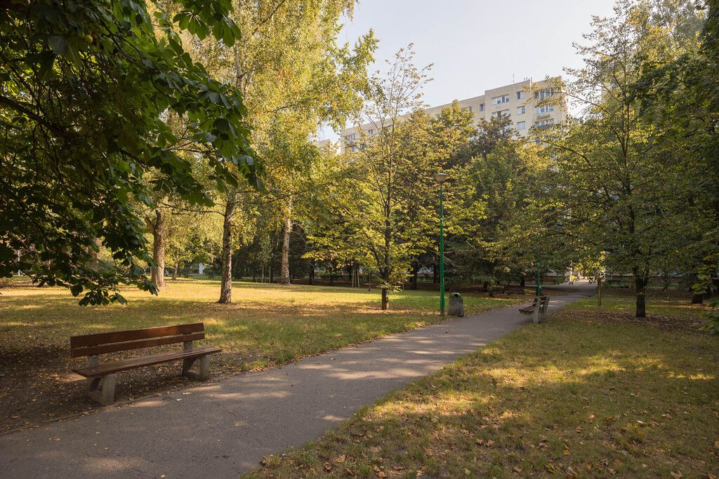 Warszawa · ul. Katalońska — 9