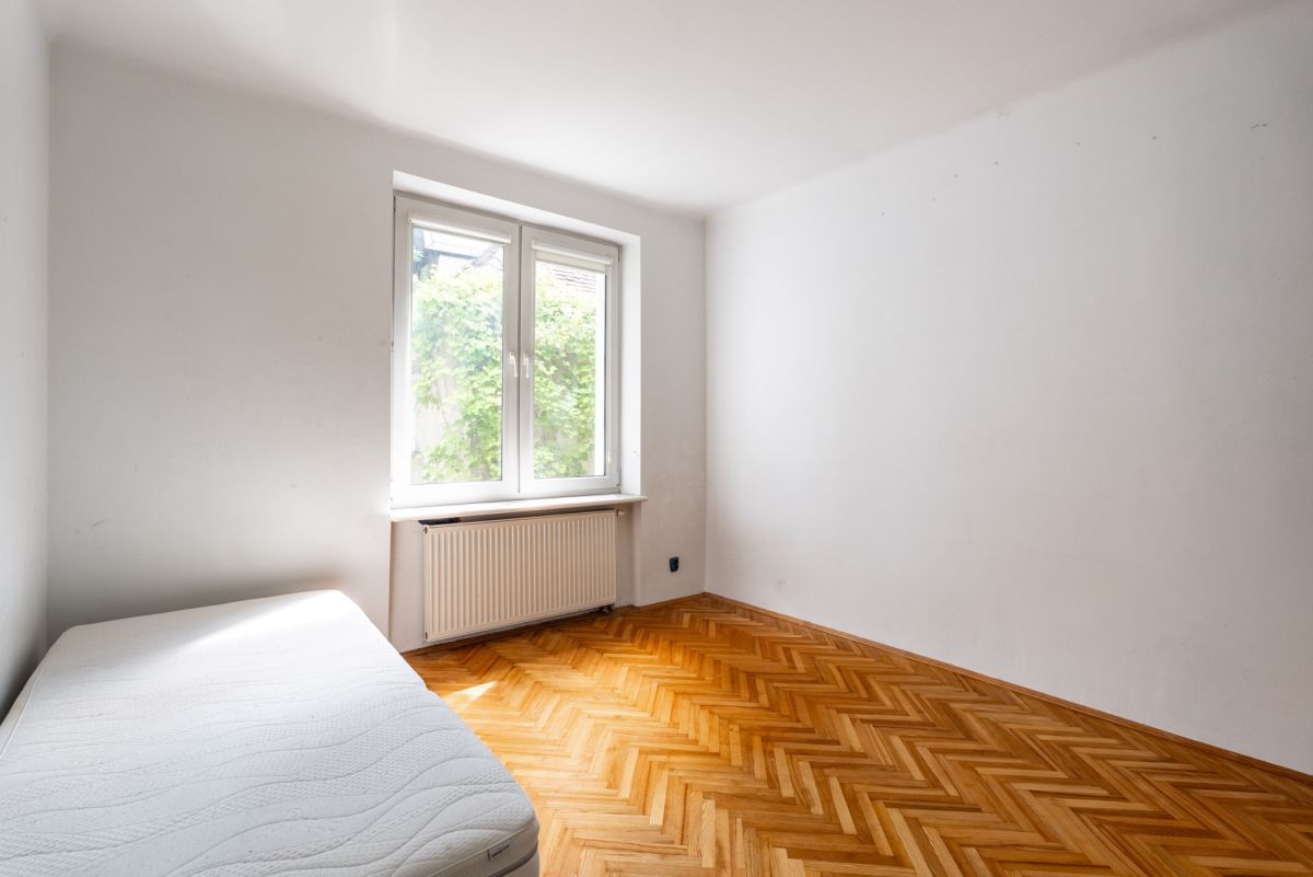 Warszawa · ul. Obrońców — 3
