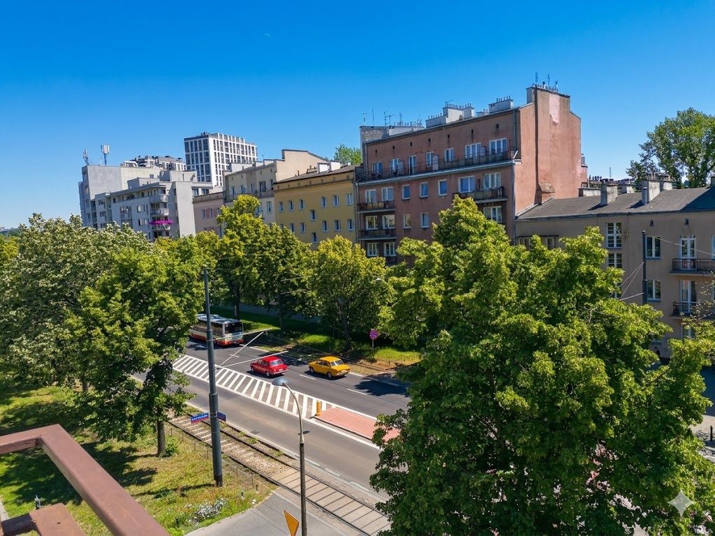 Warszawa · al. Aleja Jerzego Waszyngtona — 17
