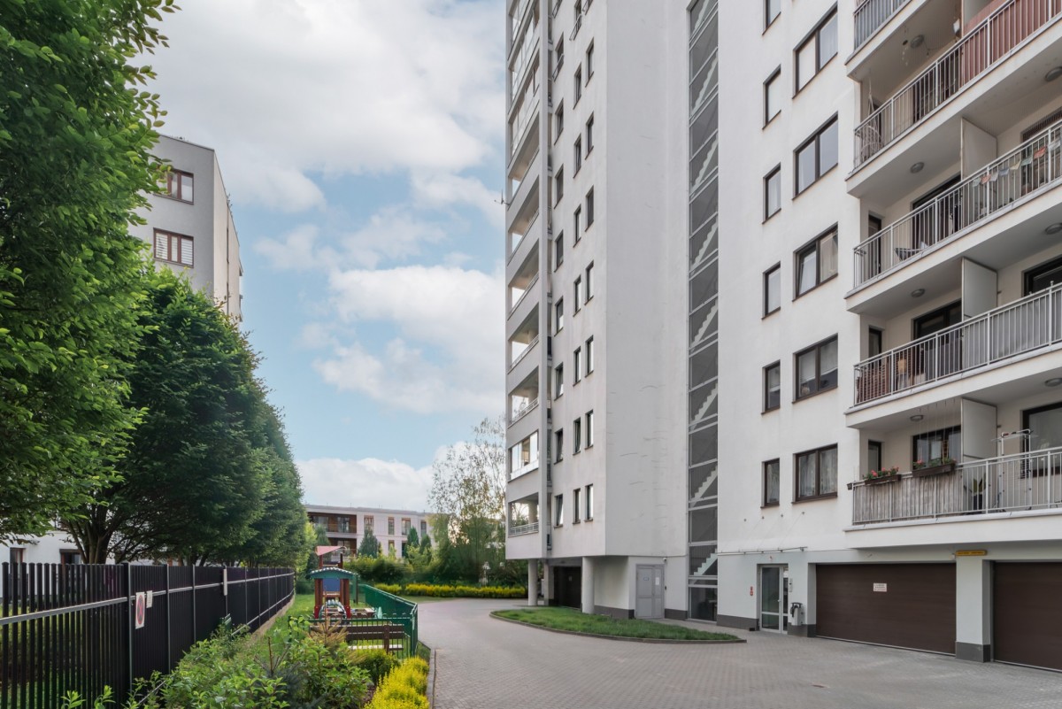 Warszawa · ul. Pory — 8