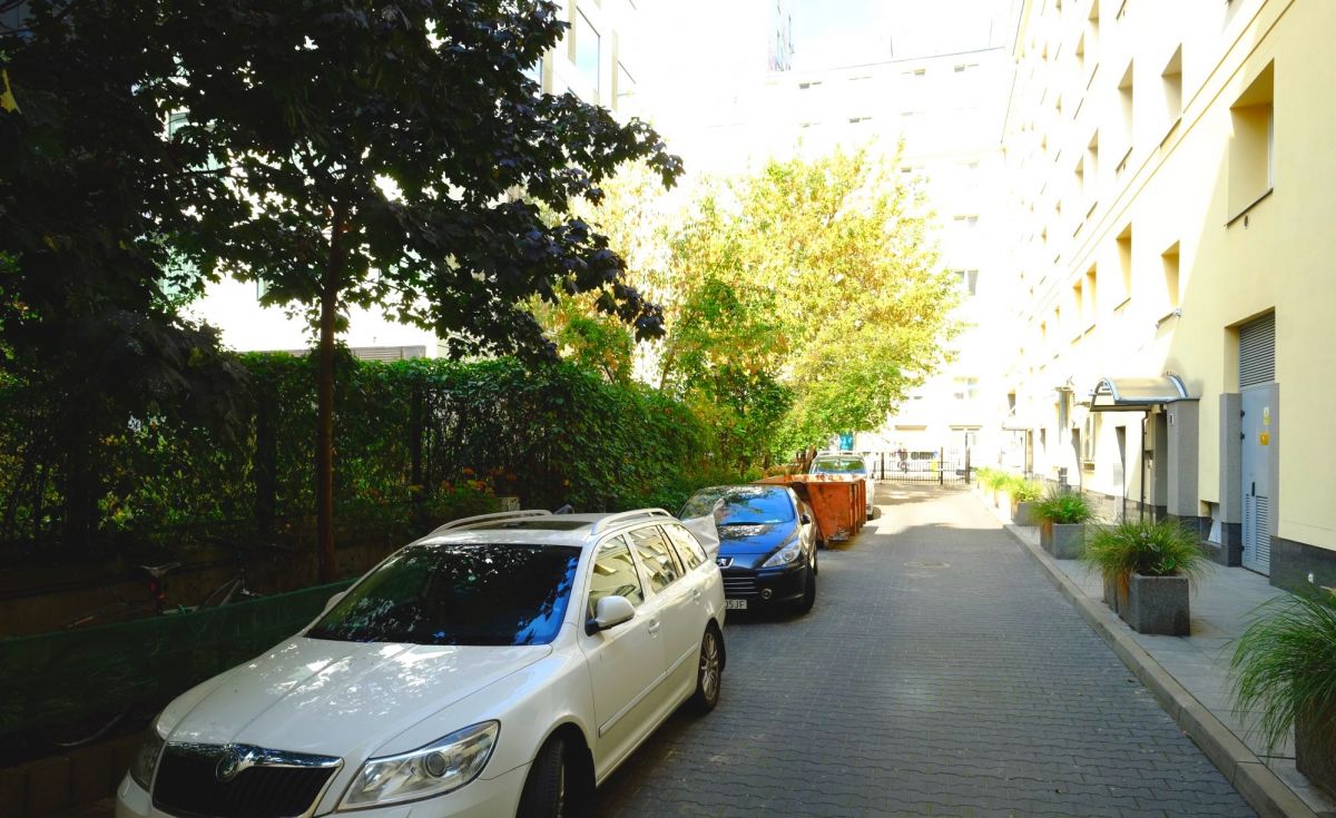 Warszawa · ul. Krucza — 12