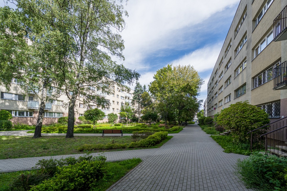 Warszawa · ul. 1 Sierpnia — 12