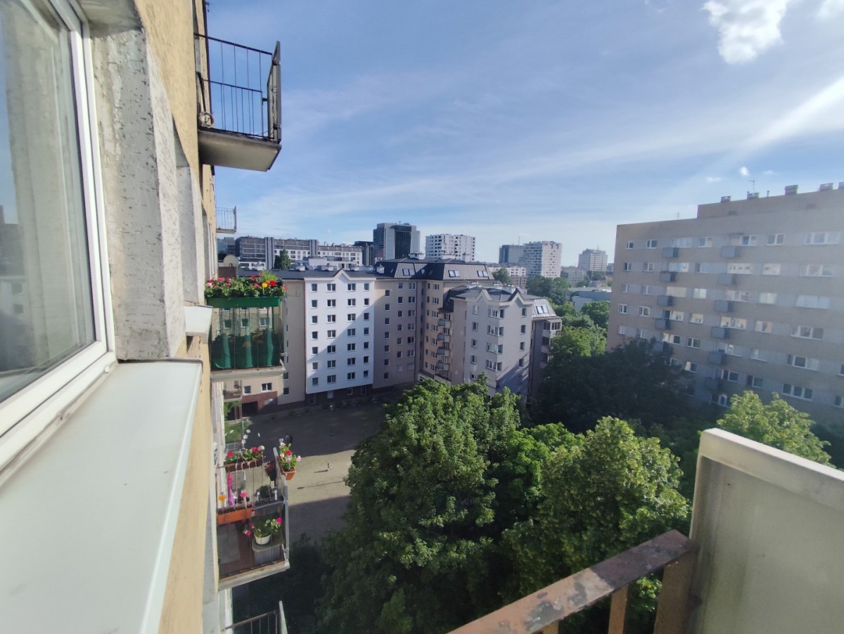 Warszawa · ul. Wolska — 12