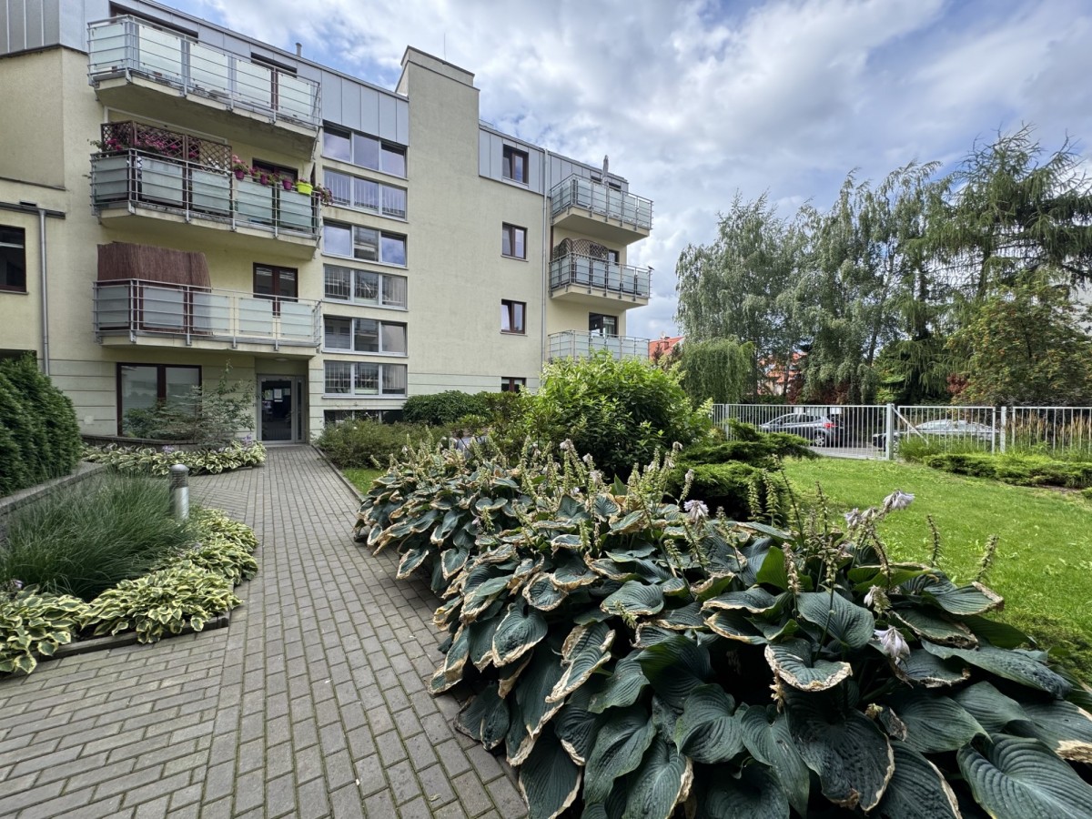 Warszawa · ul. Wilhelma Konrada Roentgena — 11