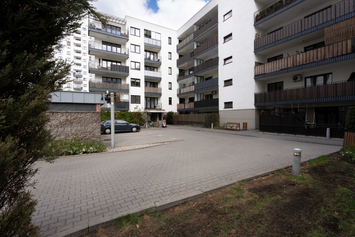 Warszawa · ul. Wólczyńska — 21