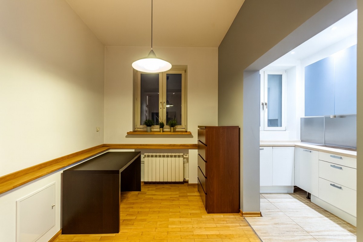 Warszawa · ul. Wilcza — 6