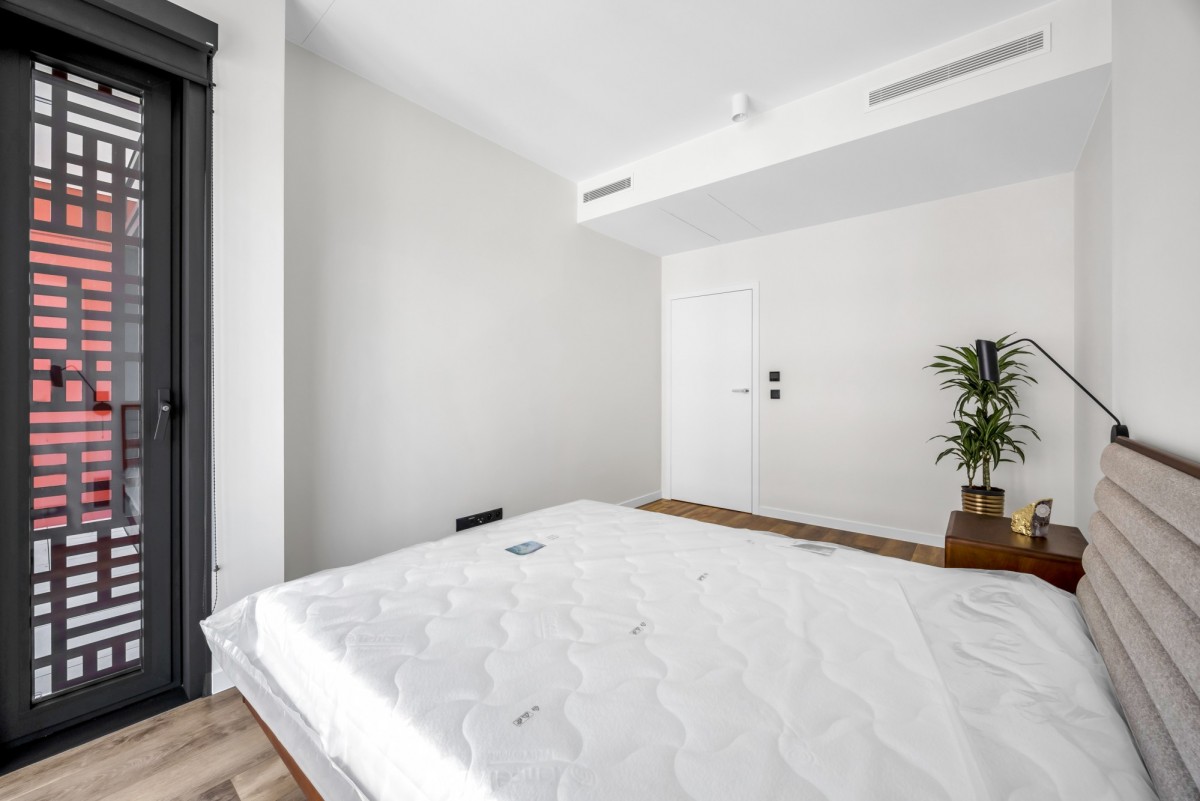 Warszawa · ul. Prosta — 11