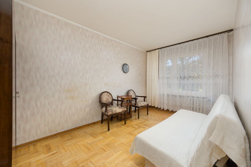 Warszawa · ul. Niegocińska — 7