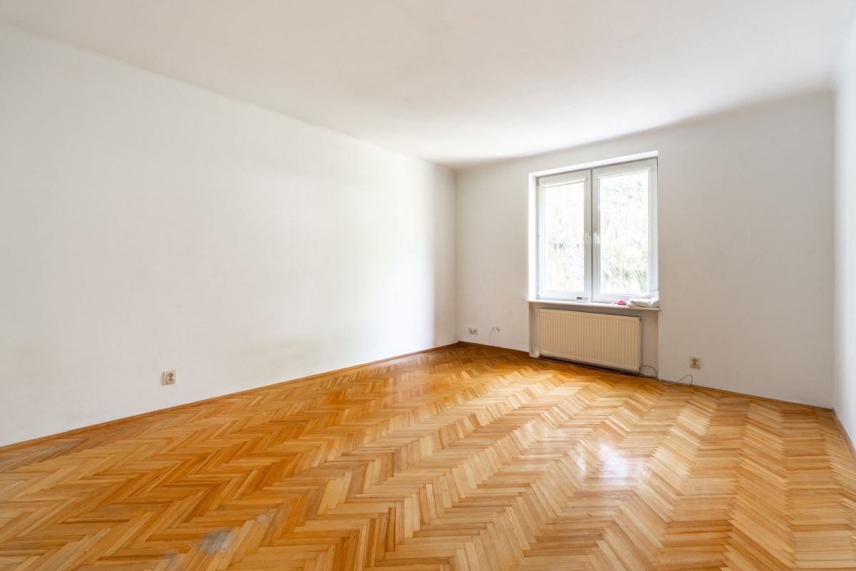 Warszawa · ul. Obrońców — 4