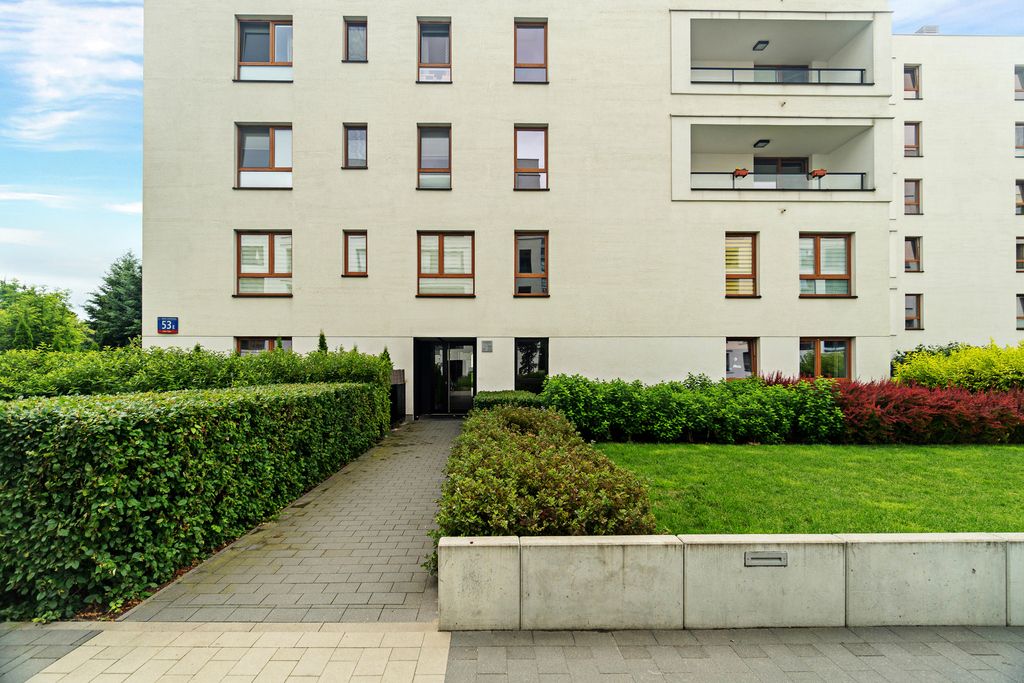 Warszawa · ul. Jana Nowaka-Jeziorańskiego — 15
