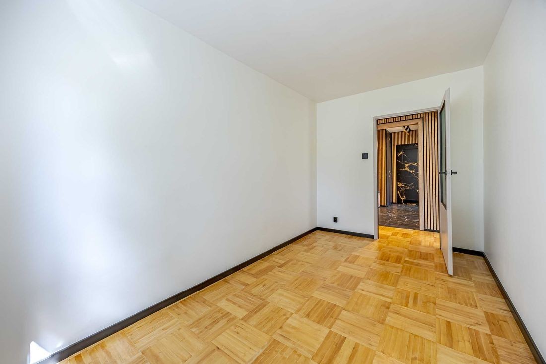 Warszawa · ul. Adama Jarzębskiego — 6