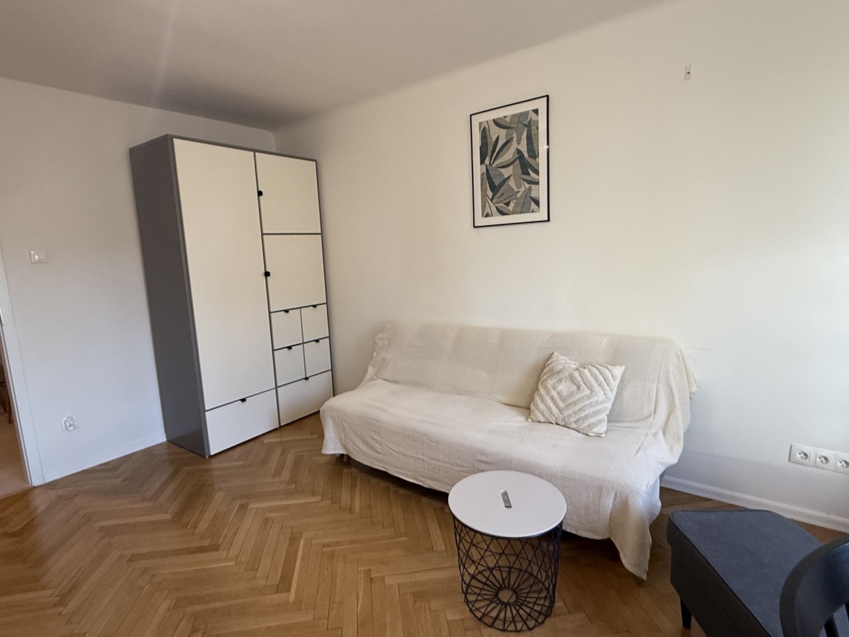 Warszawa · al. Aleja Jana Pawła II — 2