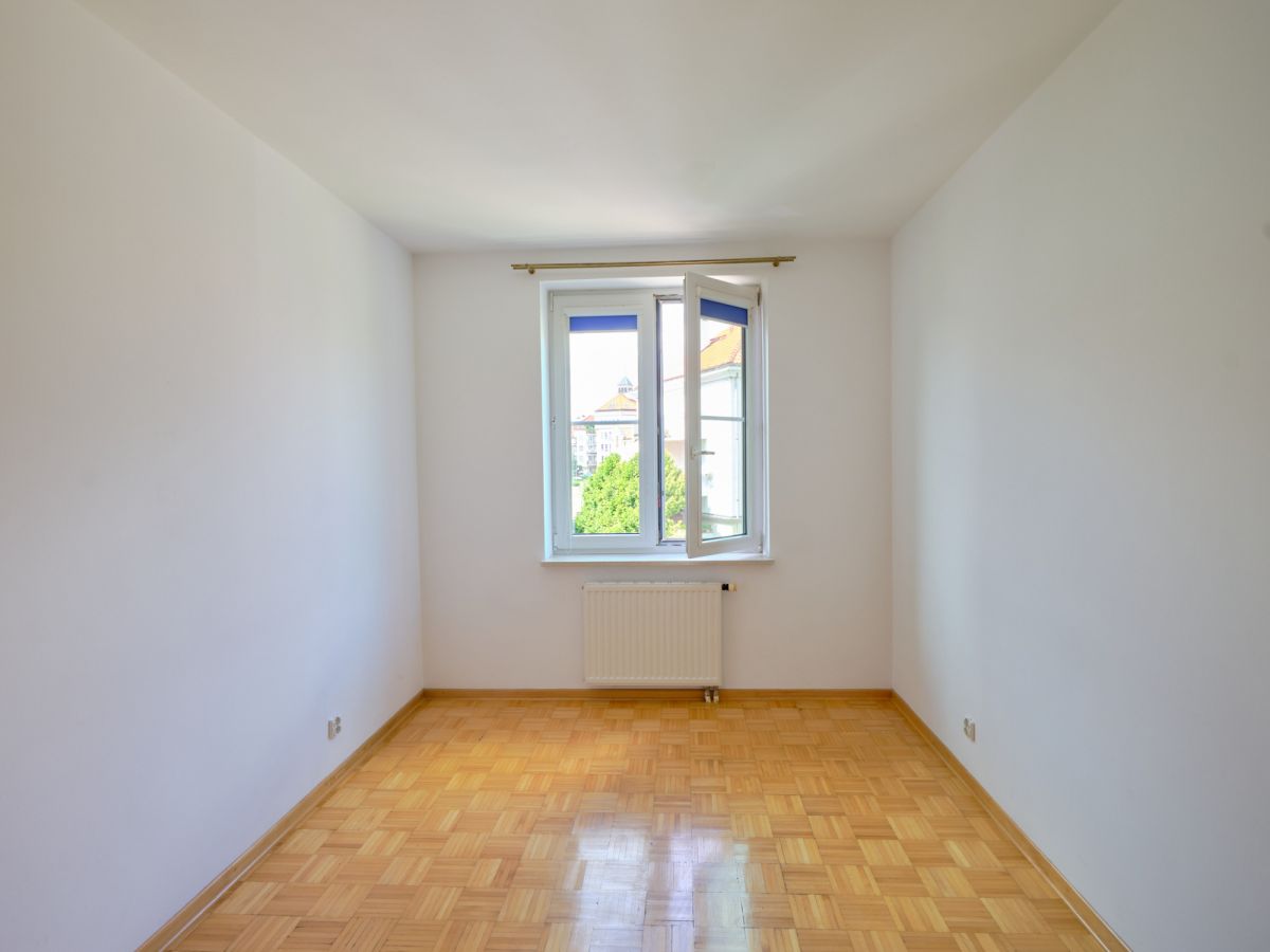 Warszawa · ul. Lechicka — 10