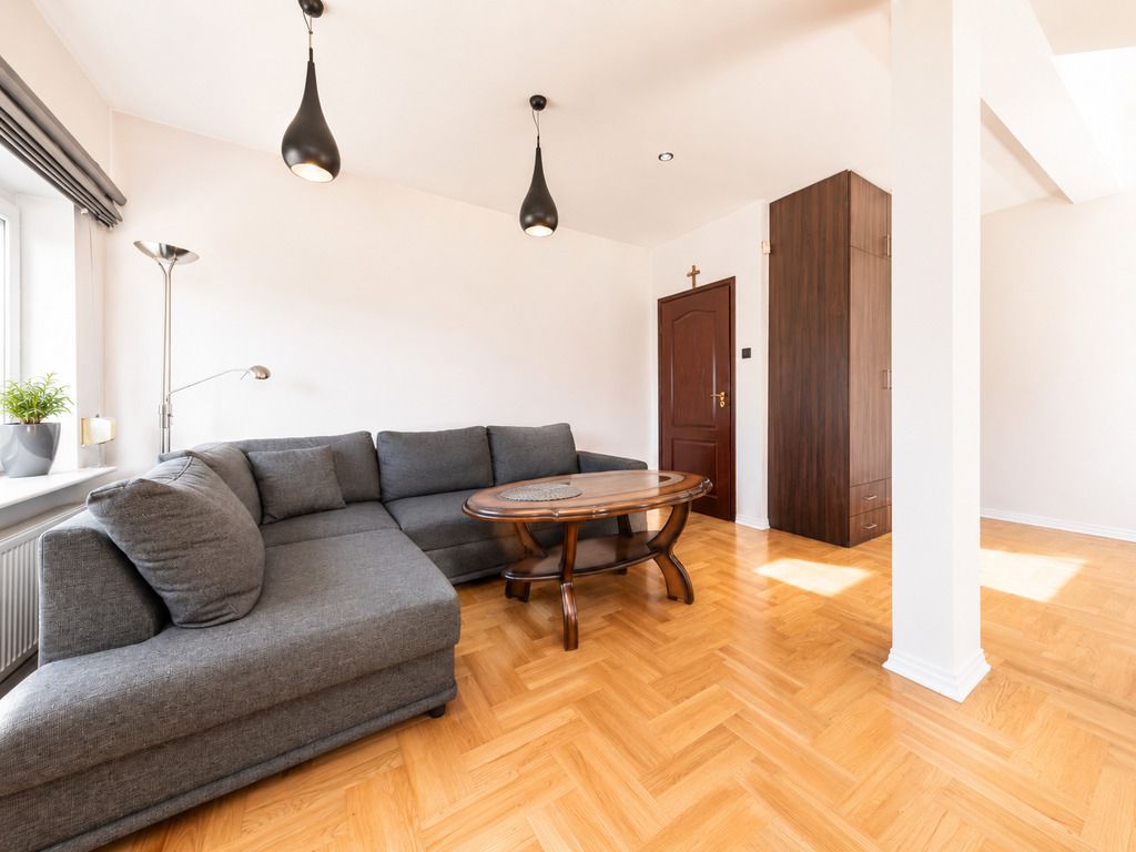 Warszawa · ul. Osiedle — 15