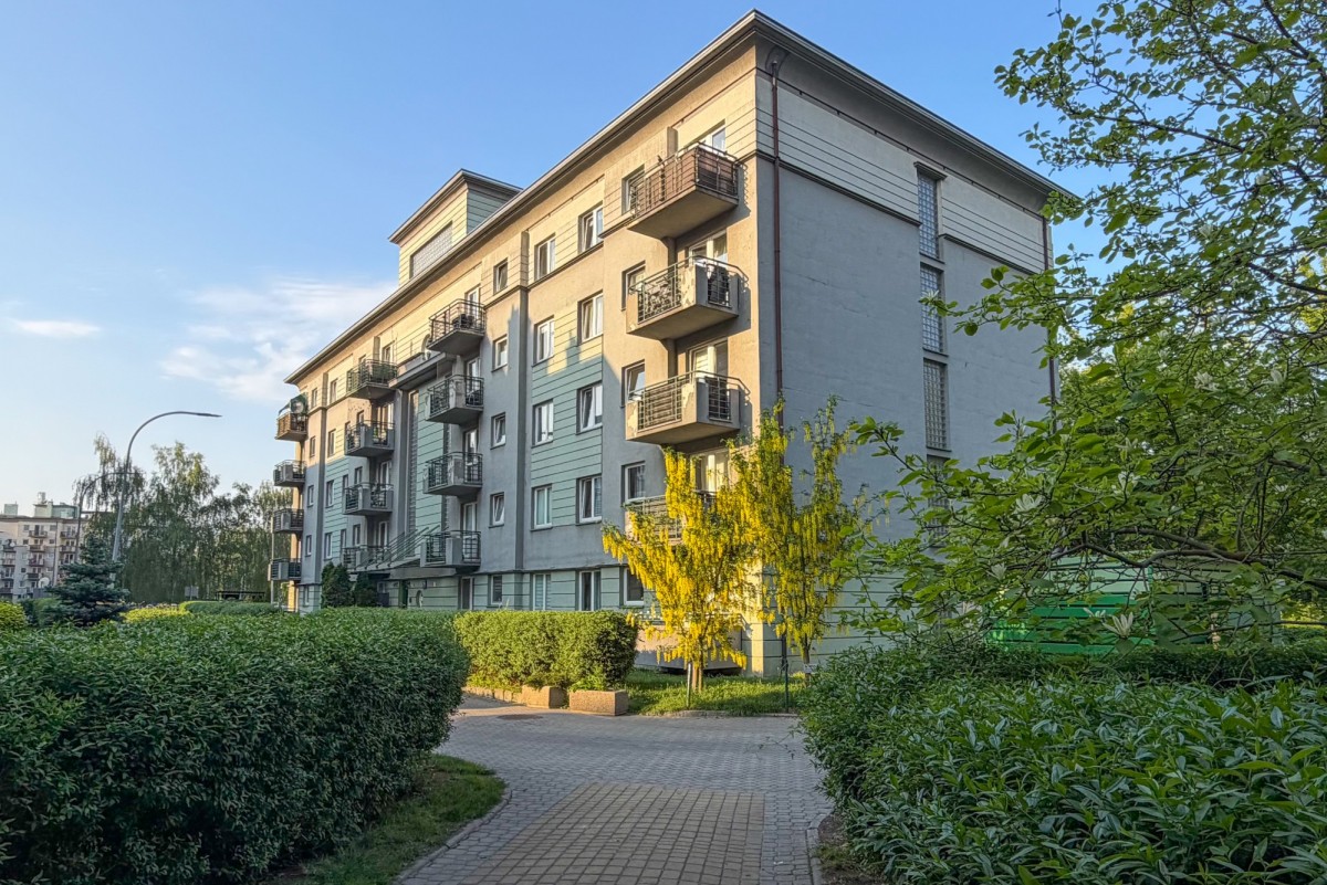 Warszawa · ul. Niewielka — 24