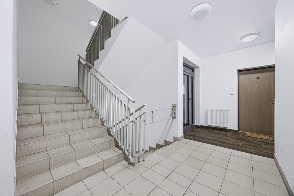 Warszawa · ul. Oczary — 12
