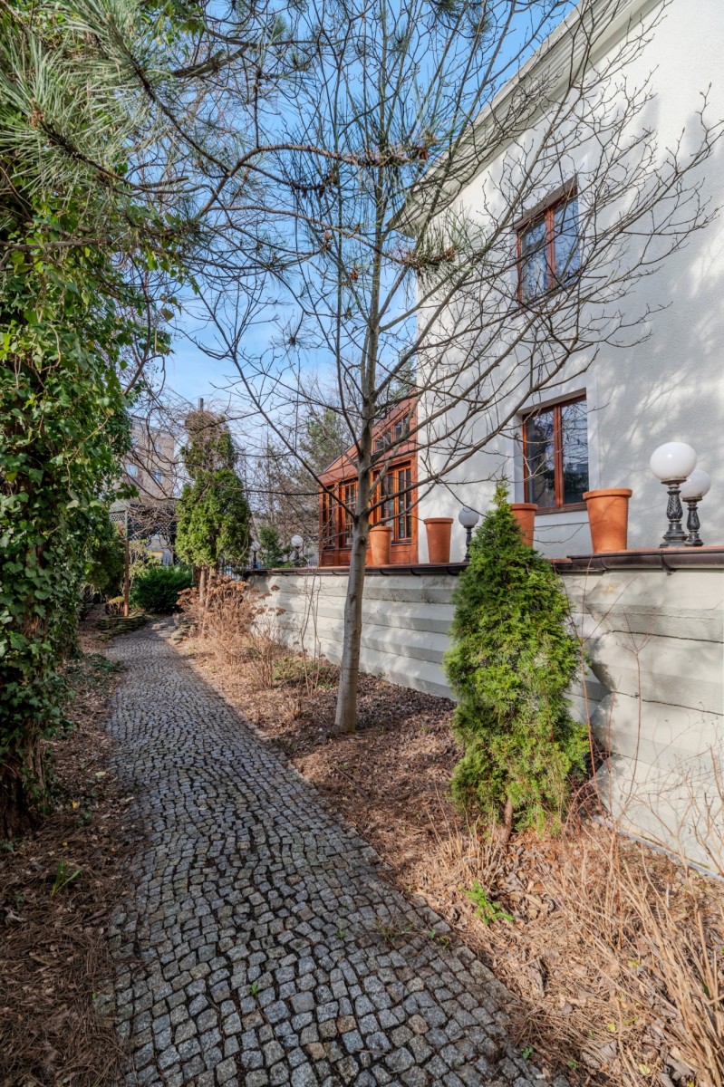 Warszawa · ul. Belwederska — 3