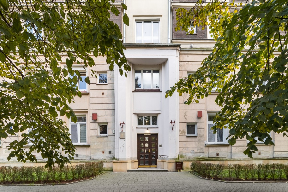 Warszawa · al. Aleja Wyzwolenia — 9