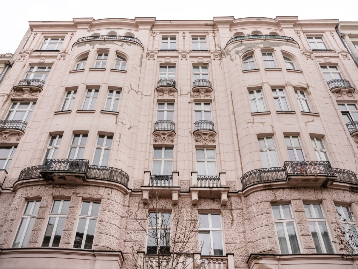 Warszawa · ul. Hoża — 13