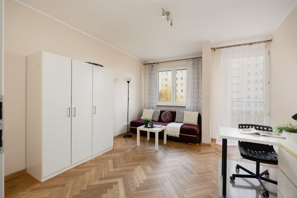 Warszawa · ul. 1 Sierpnia — 3