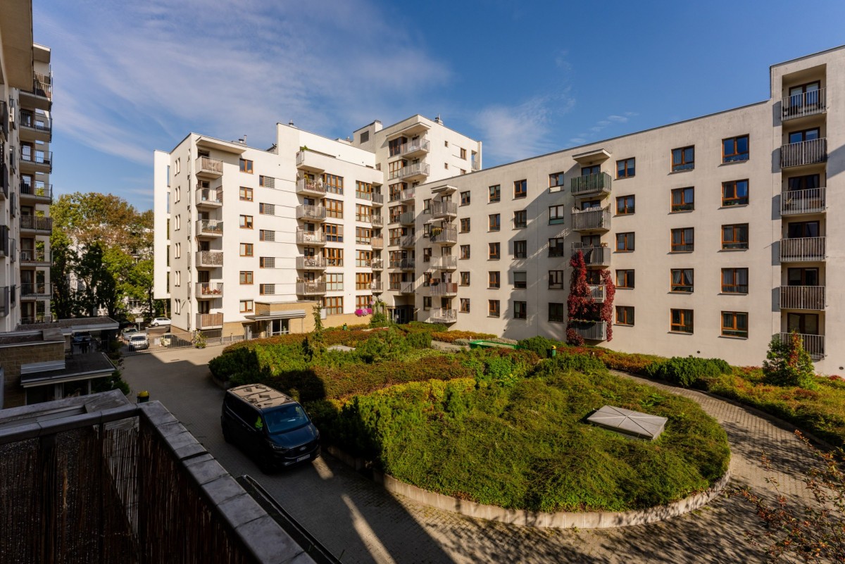 Warszawa · ul. Zwycięzców — 22