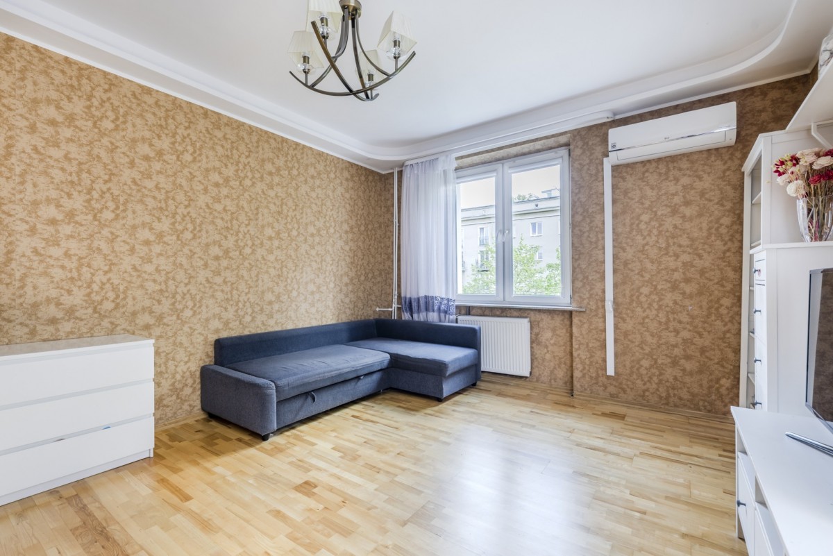 Warszawa · ul. Bertolta Brechta — 5