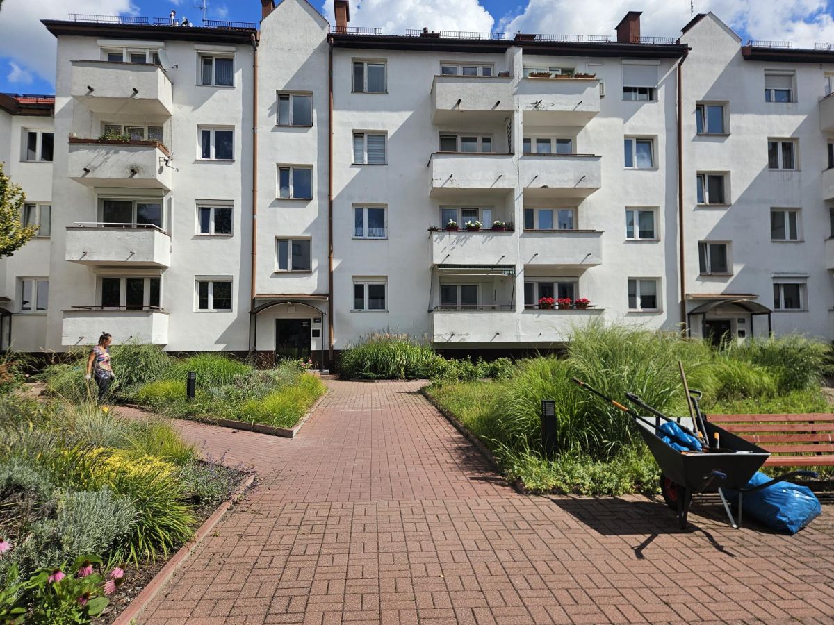 Warszawa · ul. Pod Lipą — 2