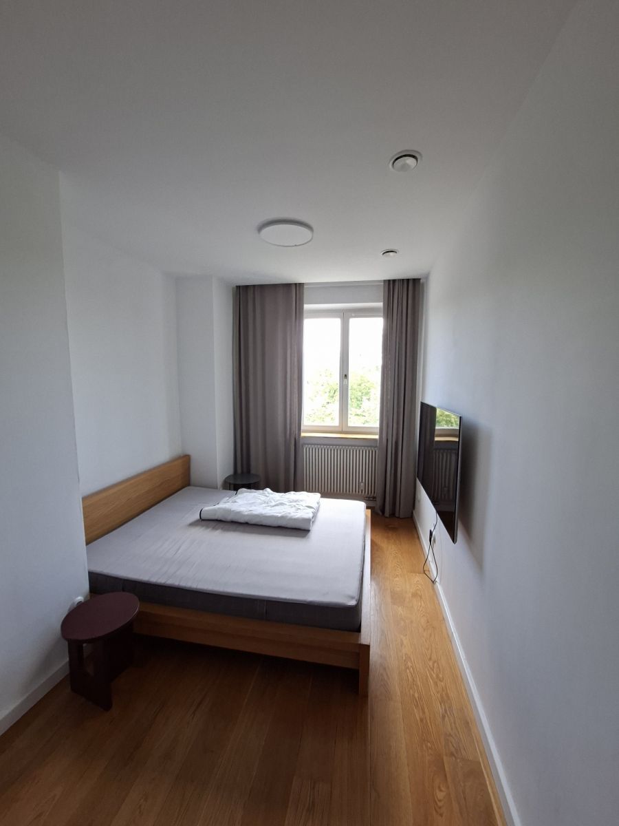 Warszawa · ul. 11 Listopada — 9