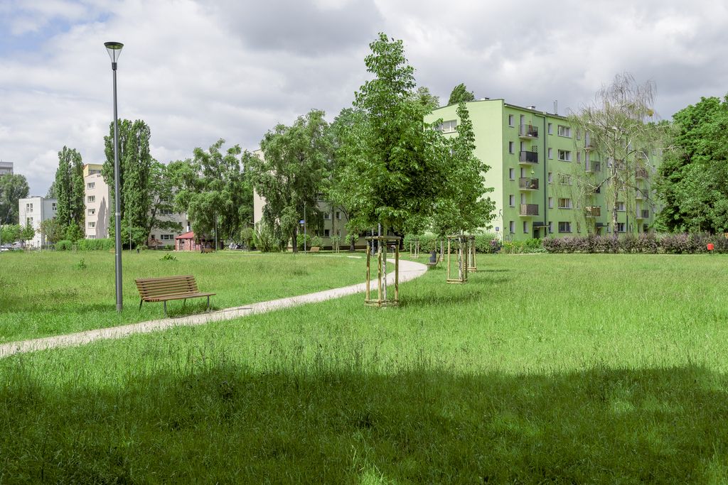 Warszawa · ul. Pustola — 28
