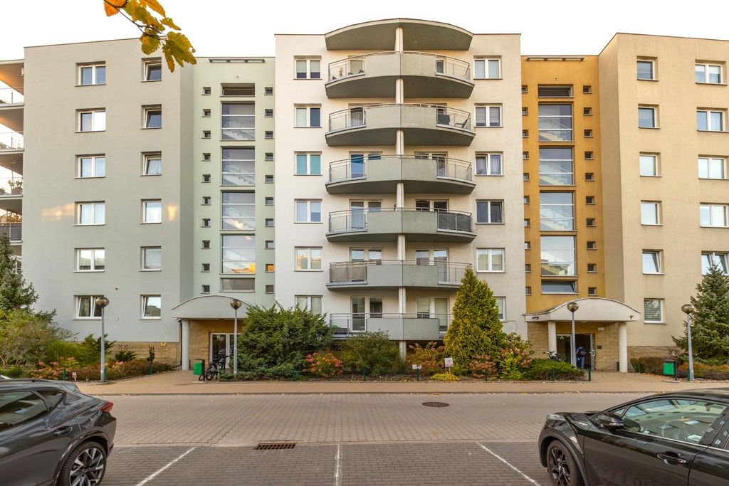 Warszawa · ul. Obrońców Tobruku — 9