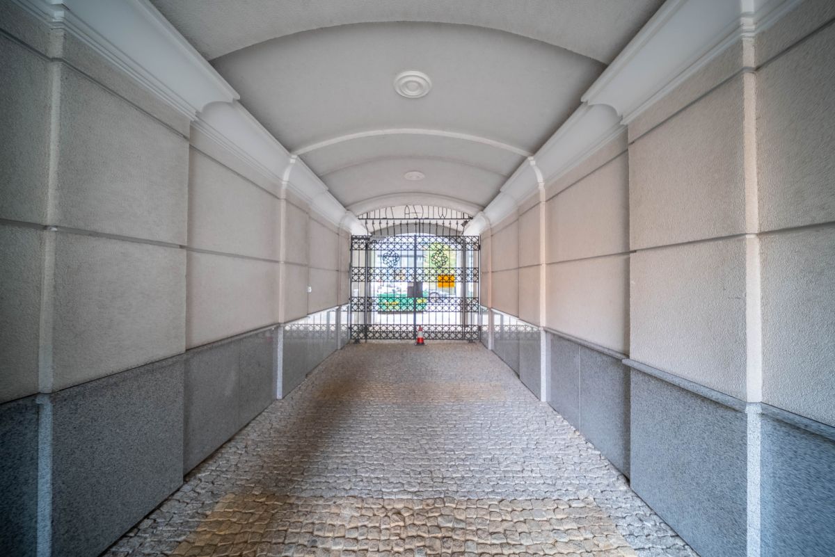 Warszawa · ul. Wilcza — 20