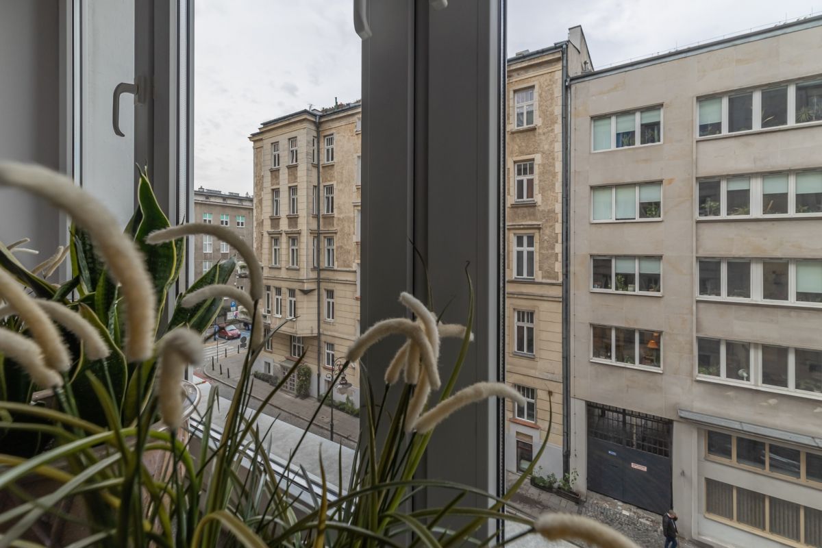 Warszawa · ul. Smolna — 10