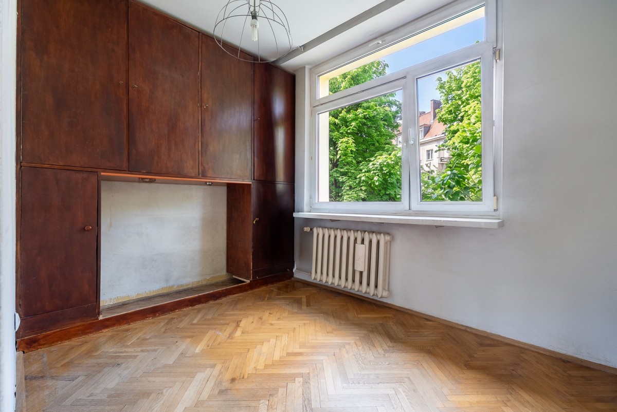 Warszawa · al. Aleja Armii Ludowej — 5
